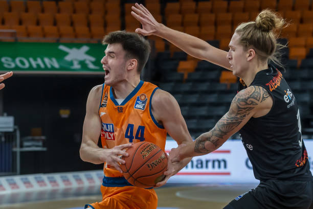 员展示了 员展示了