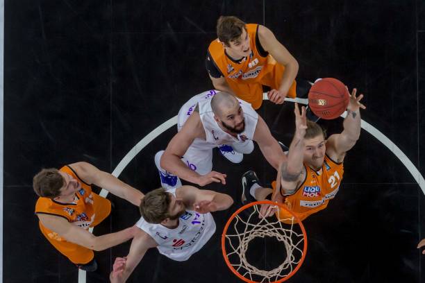 球队曾引入 球队曾引入