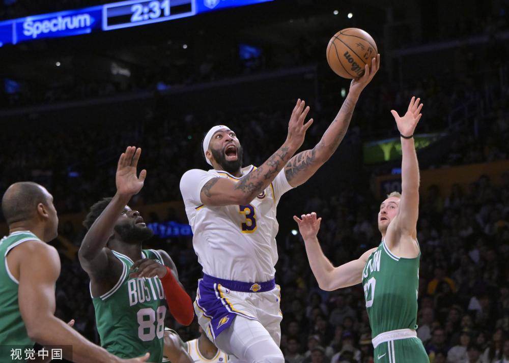 在足球比赛 在足球比赛